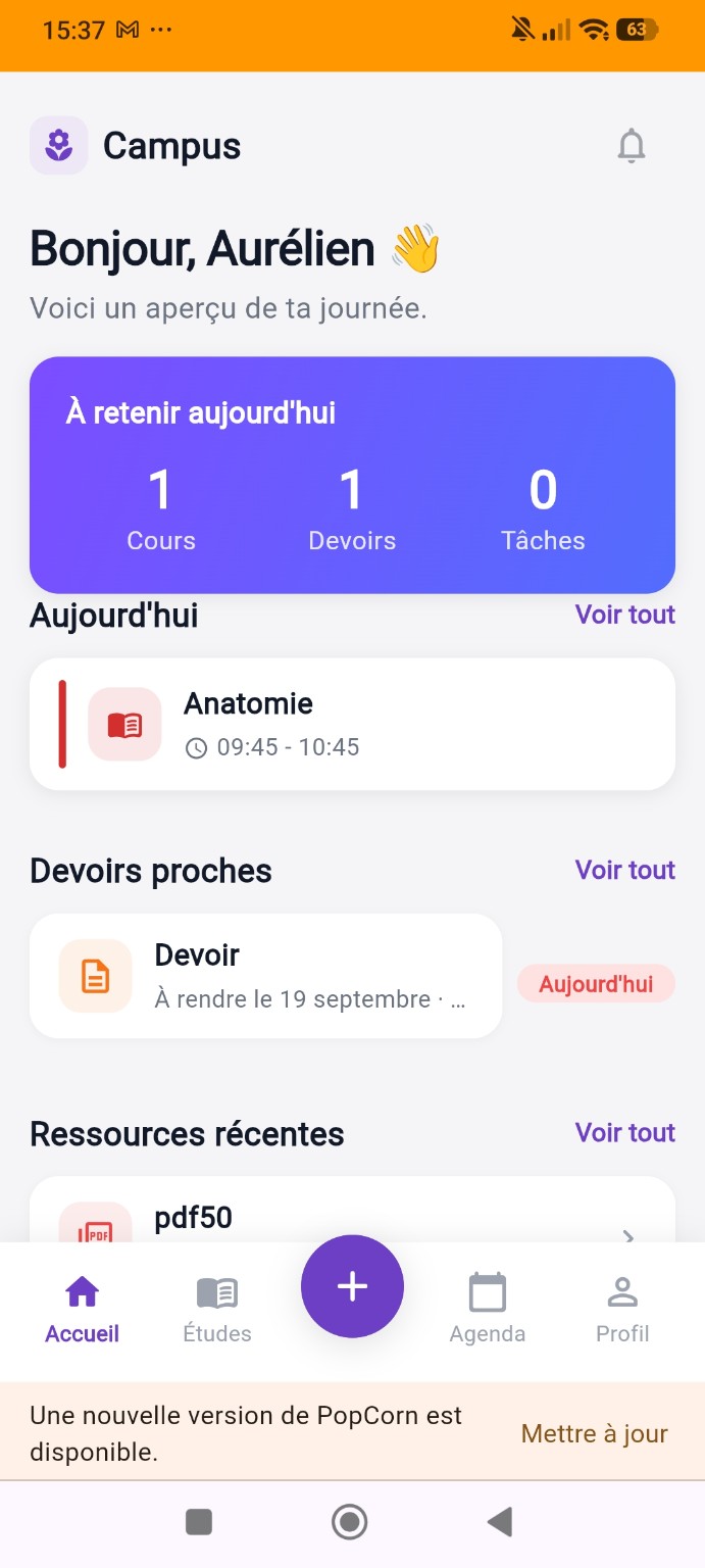 Accueil de Campus sur smartphone avec le résumé de la journée, un cours, un devoir et les ressources récentes